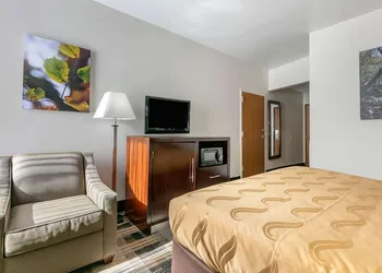 Quality Inn Cape Girardeau North hotel thumbnail 6