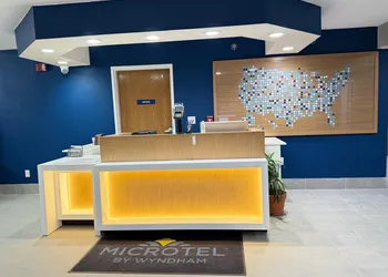 Microtel Inn & Suites by Wyndham Sioux Falls hotel thumbnail 2