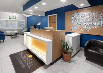 Microtel Inn & Suites by Wyndham Sioux Falls hotel thumbnail 3