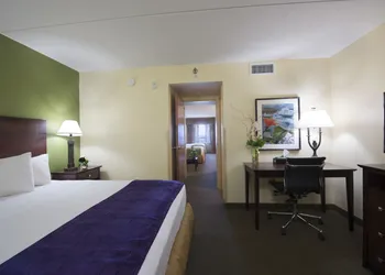Edgewater Hotel & Waterpark hotel thumbnail 5