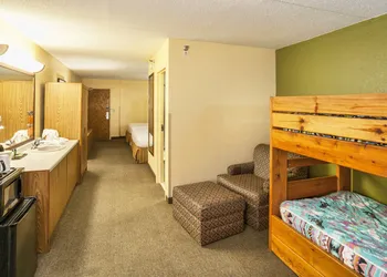 Edgewater Hotel & Waterpark hotel thumbnail 6