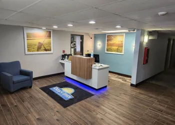 Days Inn by Wyndham Sioux Falls Airport hotel thumbnail 2