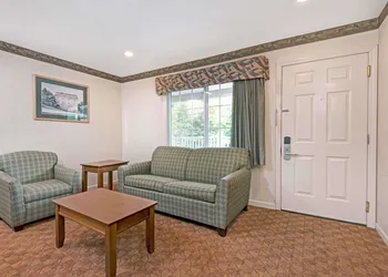Days Inn by Wyndham Ridgefield hotel thumbnail 7