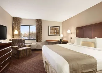Baymont by Wyndham Sioux Falls hotel thumbnail 3