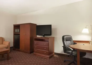 Baymont by Wyndham Sioux Falls hotel thumbnail 6