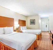 La Quinta Inn & Suites by Wyndham Danbury hotel detail image 7