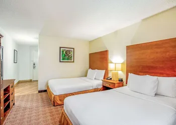 La Quinta Inn & Suites by Wyndham Danbury hotel thumbnail 4