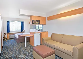 Microtel Inn & Suites by Wyndham Morgan Hill/San Jose Area hotel thumbnail 6