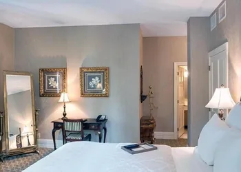 Nicollet Island Inn hotel thumbnail 3