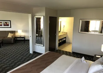 Quality Inn & Suites Denver International Airport hotel thumbnail 7