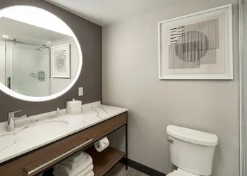 Courtyard by Marriott Regina Downtown hotel thumbnail 5