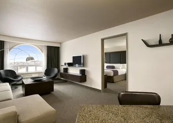 Days Inn by Wyndham Regina hotel thumbnail 7