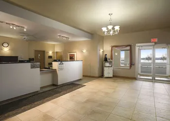Days Inn by Wyndham Moose Jaw hotel thumbnail 2