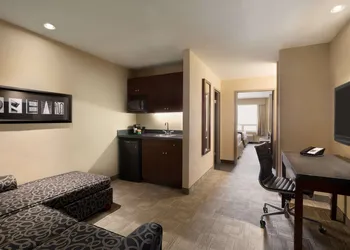 Days Inn by Wyndham Regina Airport West hotel thumbnail 7