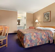 Travelodge by Wyndham Moose Jaw hotel detail image 7