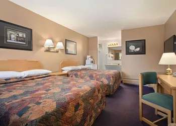 Travelodge by Wyndham Moose Jaw hotel thumbnail 8