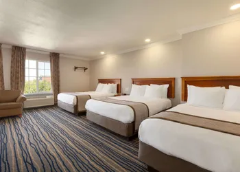 Days Inn by Wyndham Eureka CA hotel thumbnail 8