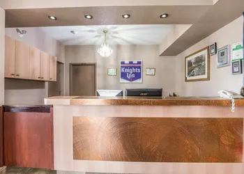 Knights Inn Orillia hotel thumbnail 4