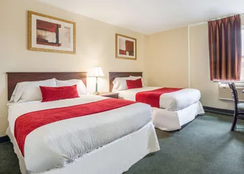Knights Inn Orillia hotel thumbnail 8