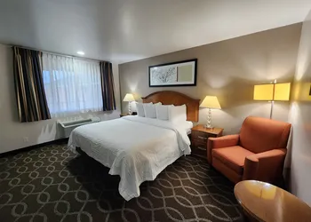 Ramada Bayside Inn & Suites Eureka hotel thumbnail 5
