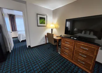 Ramada Bayside Inn & Suites Eureka hotel thumbnail 7