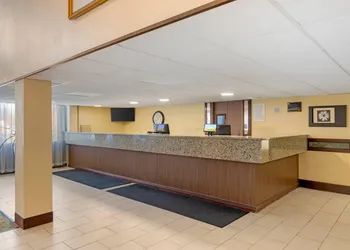 Clarion Hotel & Conference Center Lansing West hotel thumbnail 8