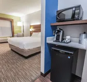 Holiday Inn Express Hotel & Suites East Lansing by IHG hotel detail image 5