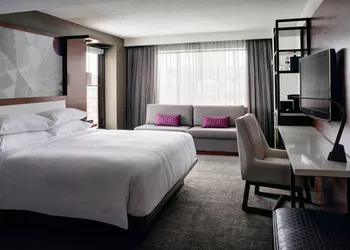 Marriott East Lansing at University Place hotel thumbnail 6