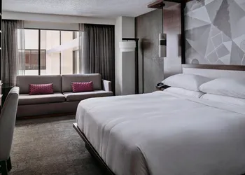 Marriott East Lansing at University Place hotel thumbnail 8