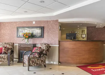 Econo Lodge Orillia hotel thumbnail 2