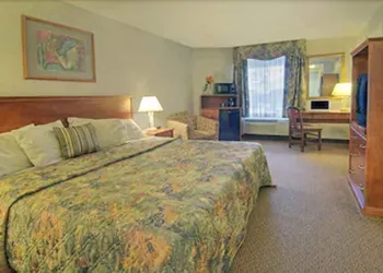 Econo Lodge Orillia hotel thumbnail 6