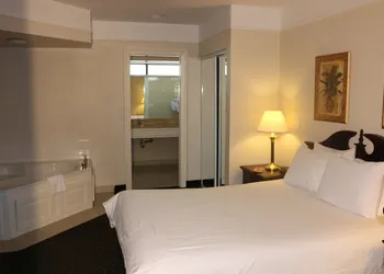 Imperial Swan Hotel and Suites Lakeland hotel thumbnail 6