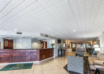 Quality Inn University hotel thumbnail 3