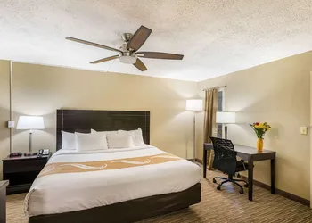 Quality Inn University hotel thumbnail 6