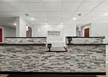 HomeTowne Studios by Red Roof East Lansing - Okemos hotel thumbnail 3