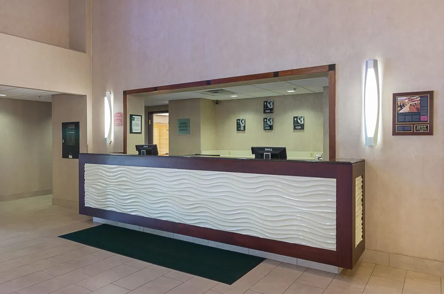Quality Suites Lansing West hotel detail image 2