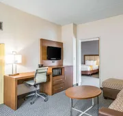 Quality Suites Lansing West hotel detail image 5
