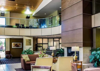 Quality Inn & Suites Peoria North hotel thumbnail 2