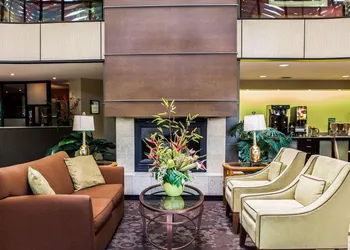 Quality Inn & Suites Peoria North hotel thumbnail 4