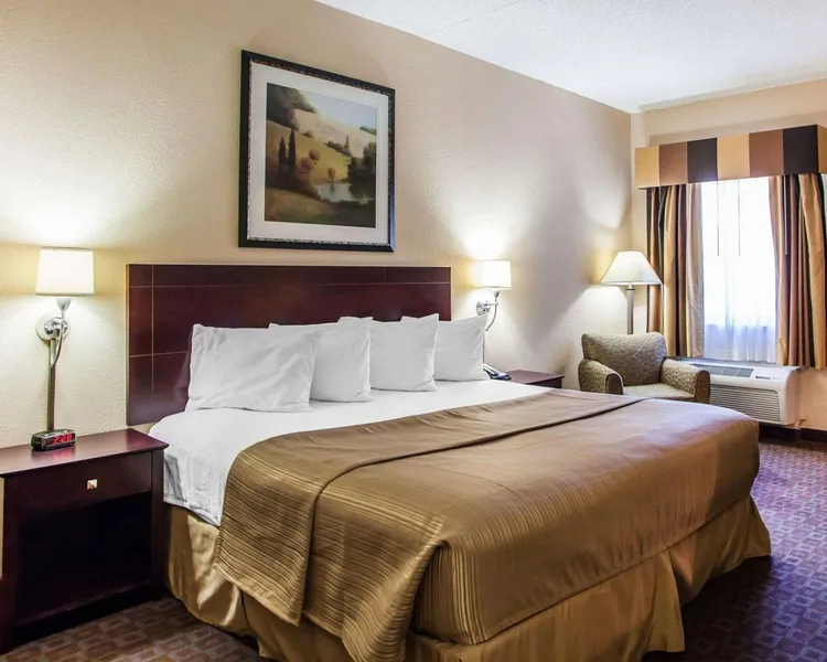 Quality Inn & Suites Peoria North hotel detail image 6