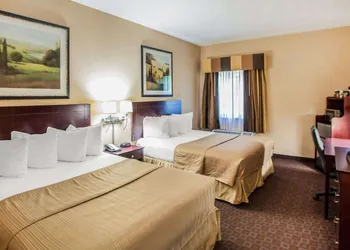 Quality Inn & Suites Peoria North hotel thumbnail 8