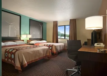 Super 8 by Wyndham Peoria East hotel thumbnail 4