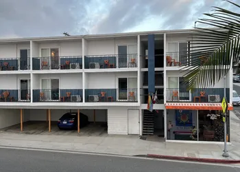 Sea View Inn at the Beach hotel thumbnail 2