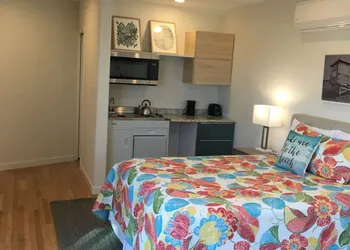 Sea View Inn at the Beach hotel thumbnail 5