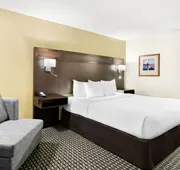 Quality Inn Mount Vernon hotel detail image 7