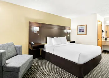 Quality Inn Mount Vernon hotel thumbnail 7
