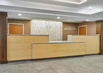 Fairfield Inn & Suites by Marriott Burlington hotel thumbnail 3