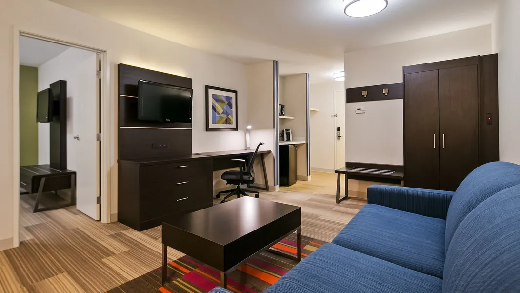 Holiday Inn Express & Suites Burlington by IHG hotel detail image 6