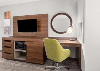 Hampton Inn & Suites Burlington hotel thumbnail 5