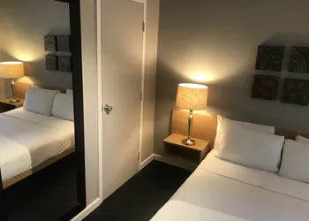 Touchstone Hotel - City Center hotel thumbnail 4